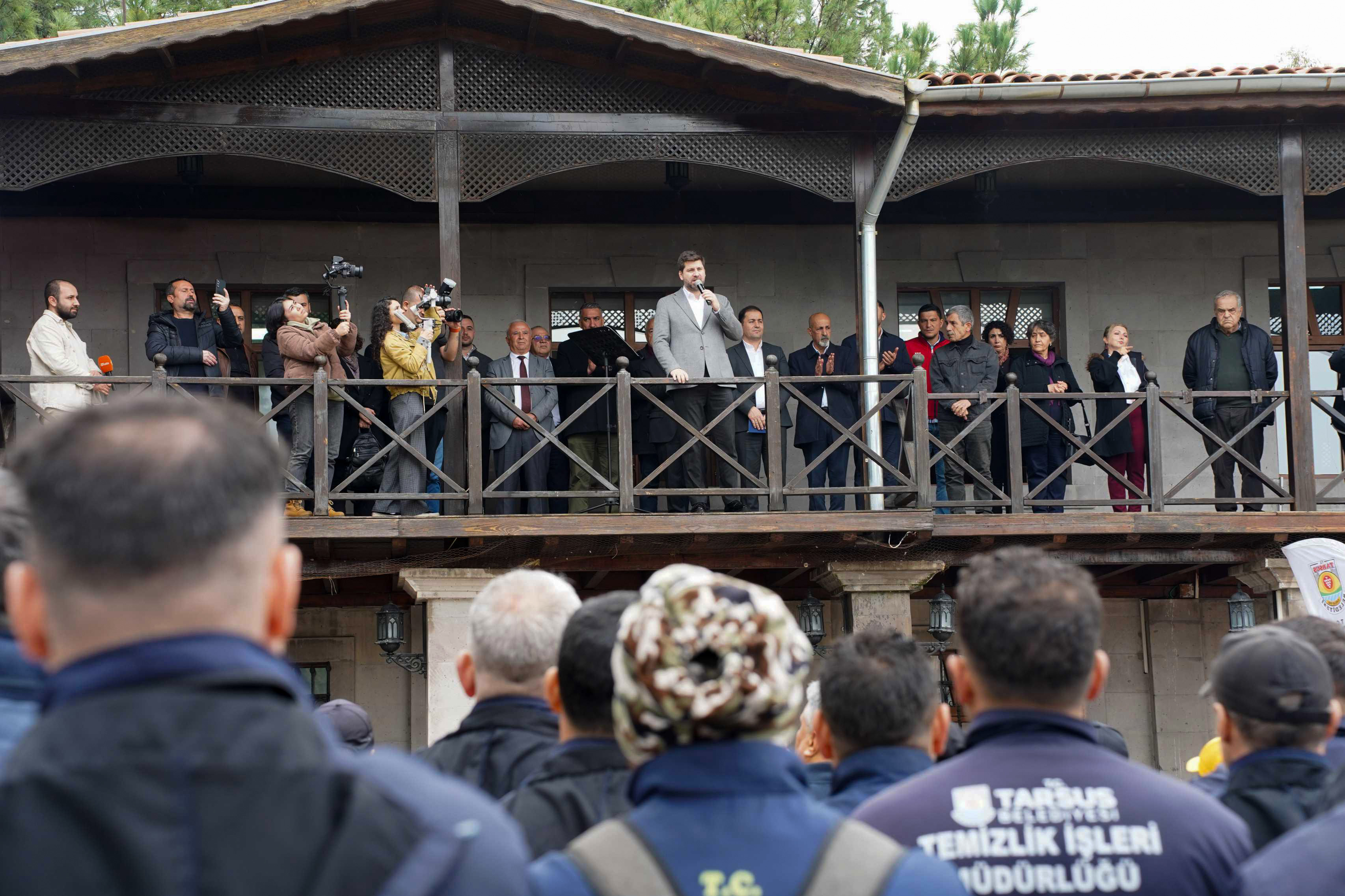 TARSUS BELEDİYESİ’NDE PERSONELE YÜZDE 32 ZAM - 15