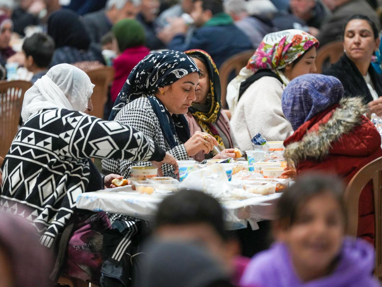 TARSUS’TA İLK İFTAR SOFRASI KURULDU - 13