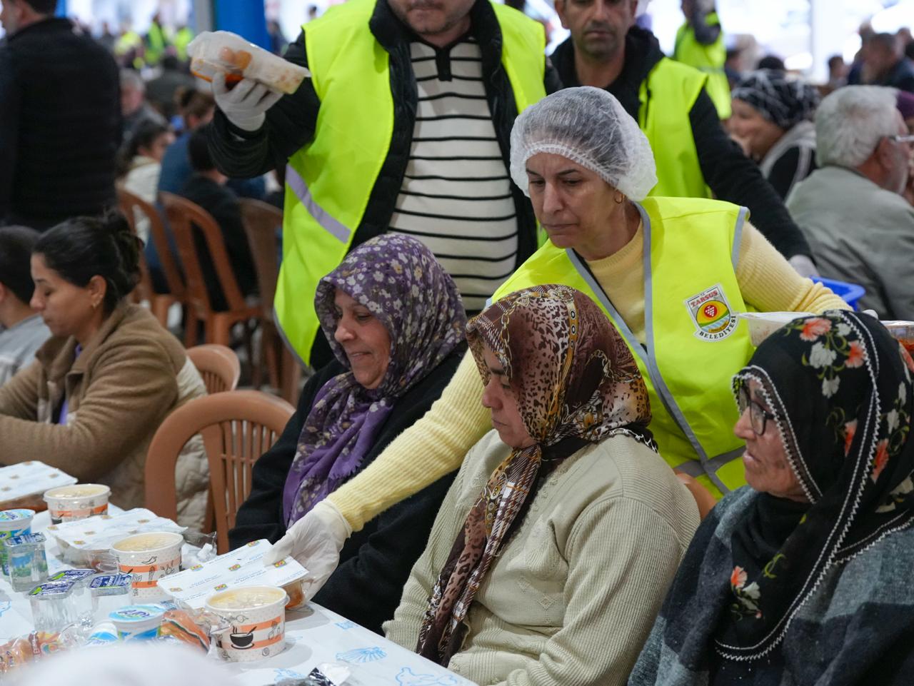 TARSUS’TA İLK İFTAR SOFRASI KURULDU - 5