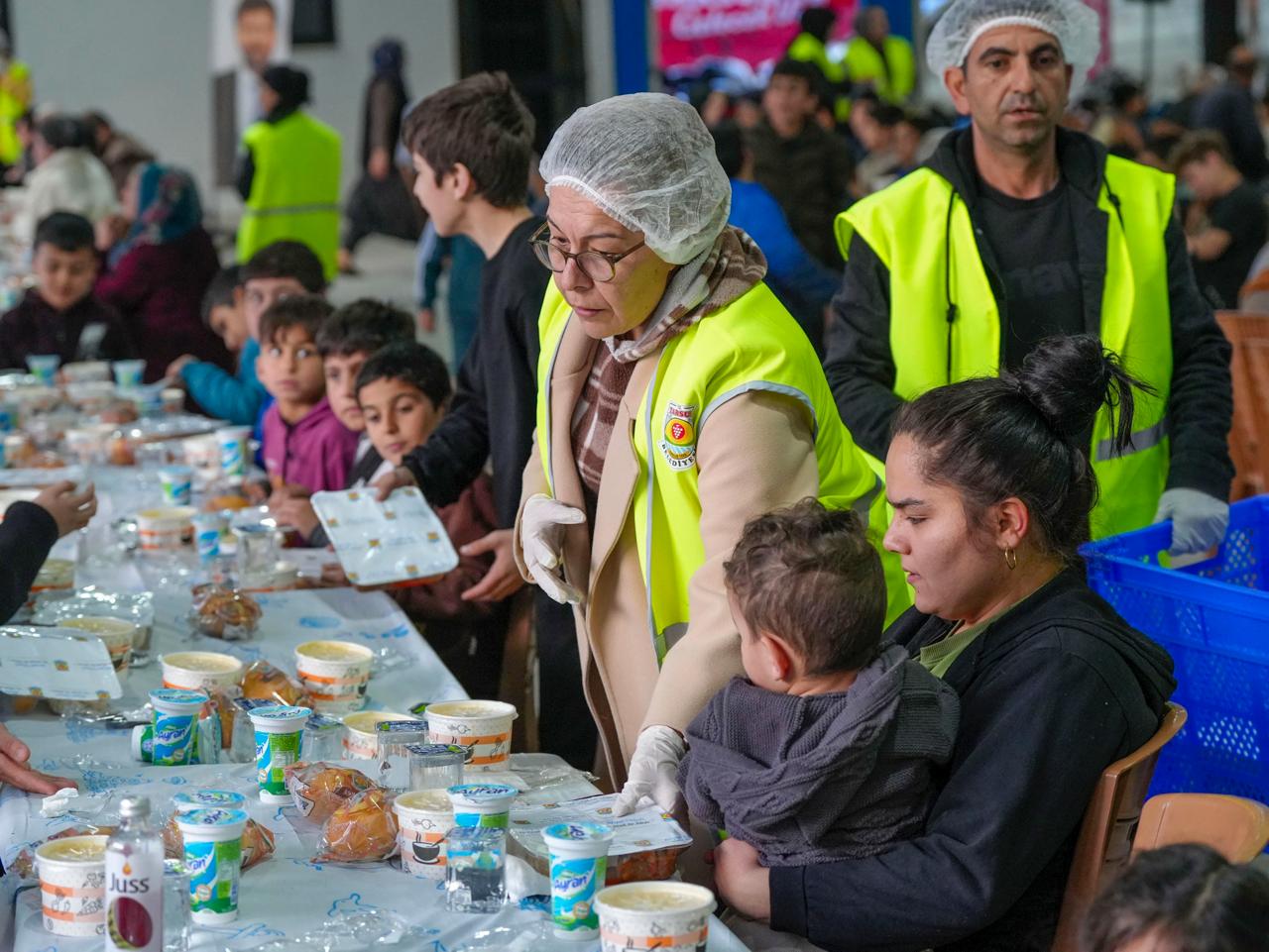 TARSUS’TA İLK İFTAR SOFRASI KURULDU - 8