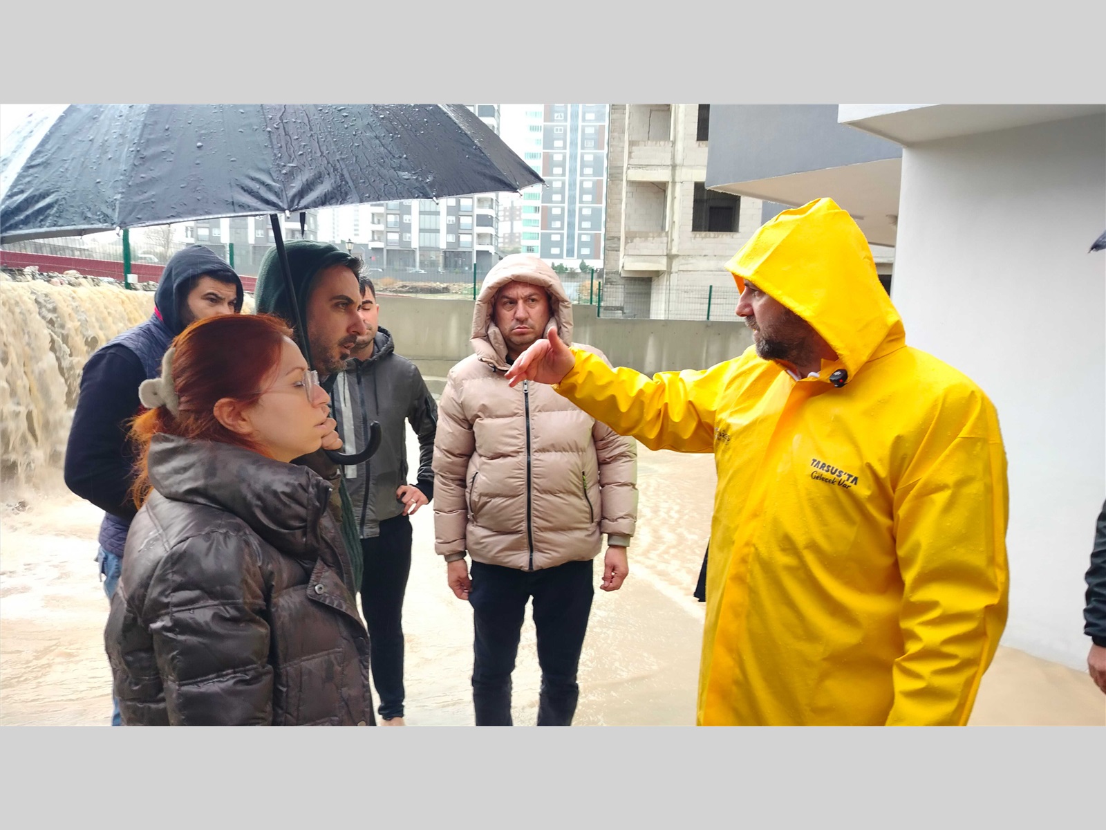 BAŞKAN BOLTAÇ YAĞMUR ALTINDA SAHADA: RİSKLİ BÖLGELERE ANINDA MÜDAHALE - 1