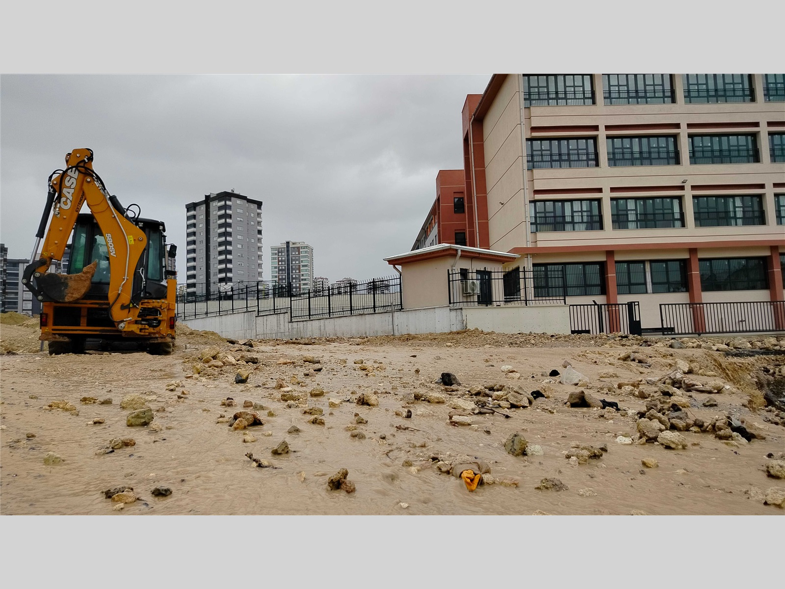 BAŞKAN BOLTAÇ YAĞMUR ALTINDA SAHADA: RİSKLİ BÖLGELERE ANINDA MÜDAHALE - 12