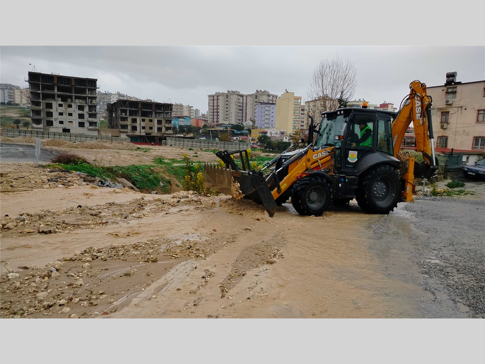 BAŞKAN BOLTAÇ YAĞMUR ALTINDA SAHADA: RİSKLİ BÖLGELERE ANINDA MÜDAHALE - 14